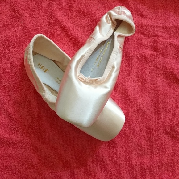 Bloch Shoes - Bloch Pointe Ballet Shoes